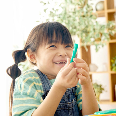 シリコンねんど あお&みどり 乾かず繰り返し遊べる画期的なねんど プレゼントにおすすめ