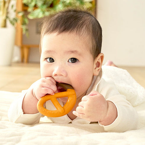 カミカミBaby プレッツェル 歯がため 小さい手でもしっかり握れる むずむず解消 ちょうどいいサイズ のど詰まり防止 異なる凹凸 異なる硬さ