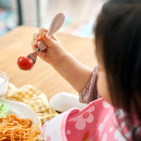 【1歳ごろ~】フォーク&スプーン プチ カバー付 オリーブ 人気のアースカラーのカトラリー