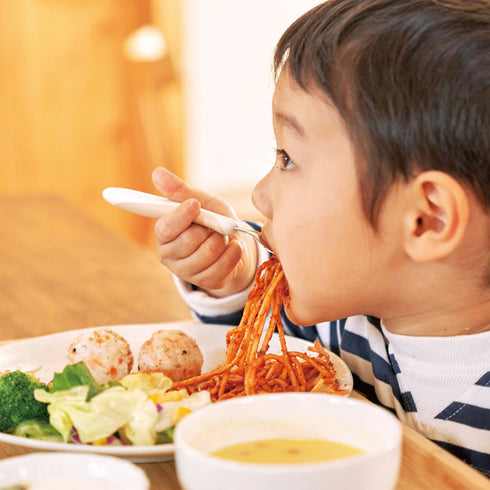 【1.5歳ごろ~】フォーク&スプーン プラス ケース付 ペールピンク ラバーグリップ付きでどの持ち方にも対応