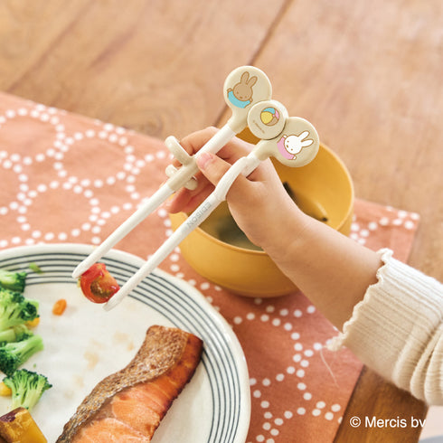 【2歳ごろ~就学前】エジソンのお箸Ⅰミッフィー&メラニー 右手用 ミッフィーたちと一緒に「できた!」を経験しよう!