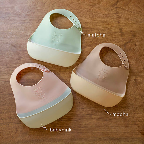 ごはんを楽しむエプロン　マッチャ　やわらか素材としっかり素材のいいとこどり お子さまの食べにくさを解消したお食事エプロン