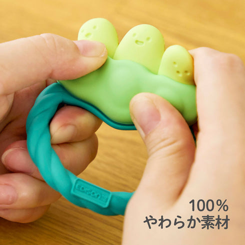 カミカミBaby　えだまめ　持ちやすいリングタイプの歯がため