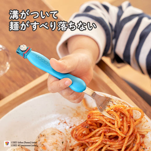 【1.5歳ごろ～】フォーク&スプーン ケース付　きかんしゃトーマス　マスコット付きのフォーク&スプーン　持ち運びに便利なケース付き