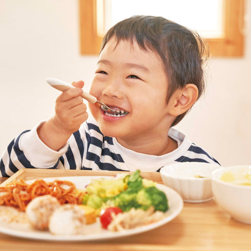 【1.5歳ごろ～】フォーク&スプーン プラス ケース付　ペールモカ　ラバーグリップ付きでどの持ち方にも対応