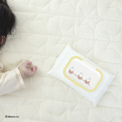 Bitatto ＋ miffy おさんぽ　ワンタッチタイプ 繰り返し使えるウェットシートのフタ