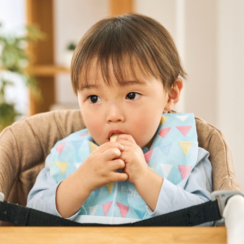 手づかみ食べの練習